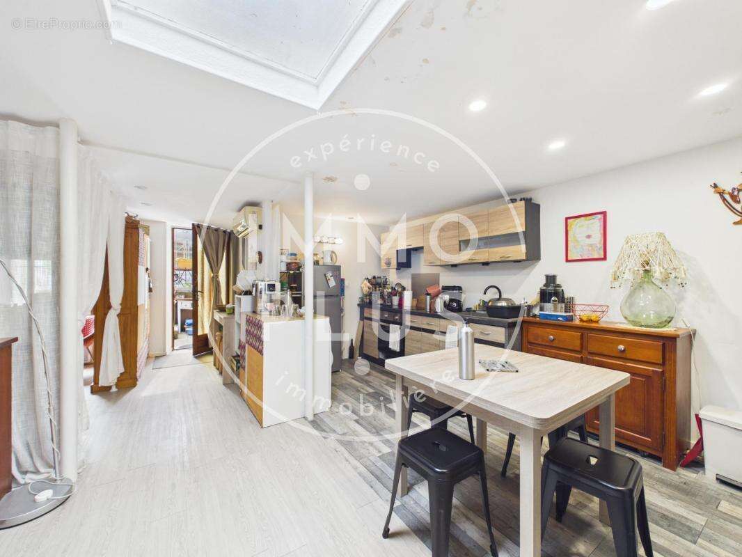 Vente - Appartement - 3 pièces + cuisine - 62,48 m² - 274 000 € - photo 3