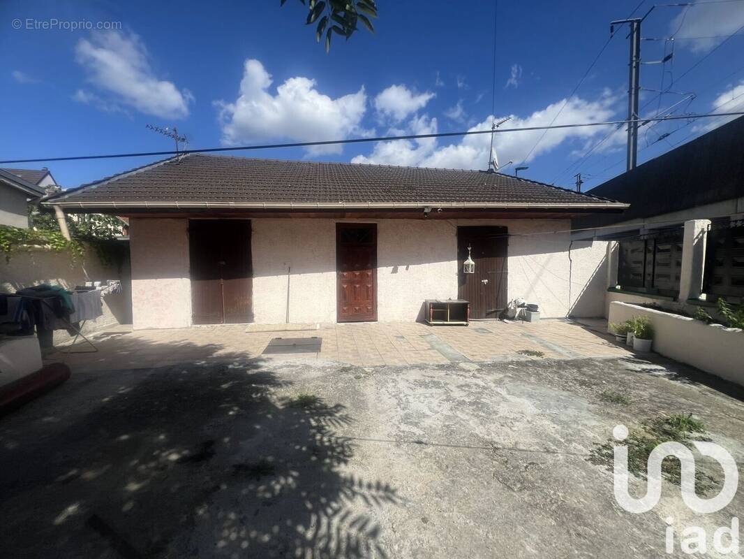 Photo 1 - Maison à STAINS