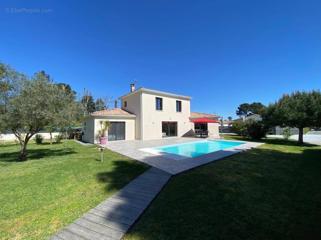 Maison à LES MATHES