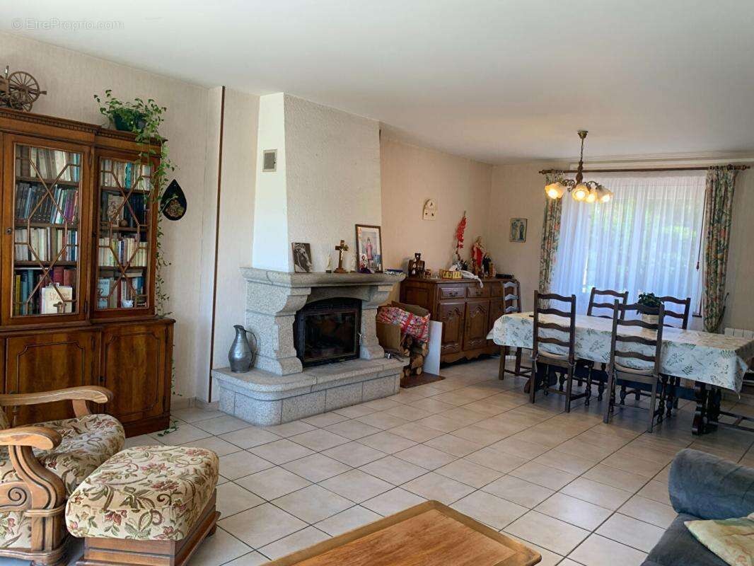 Maison de bourg - 5 pièces - PLUVIGNER - photo 3
