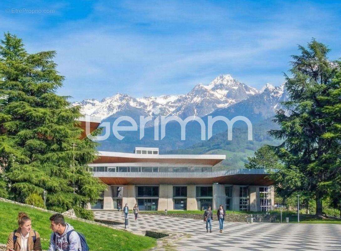 Appartement à SAINT-MARTIN-D'HERES