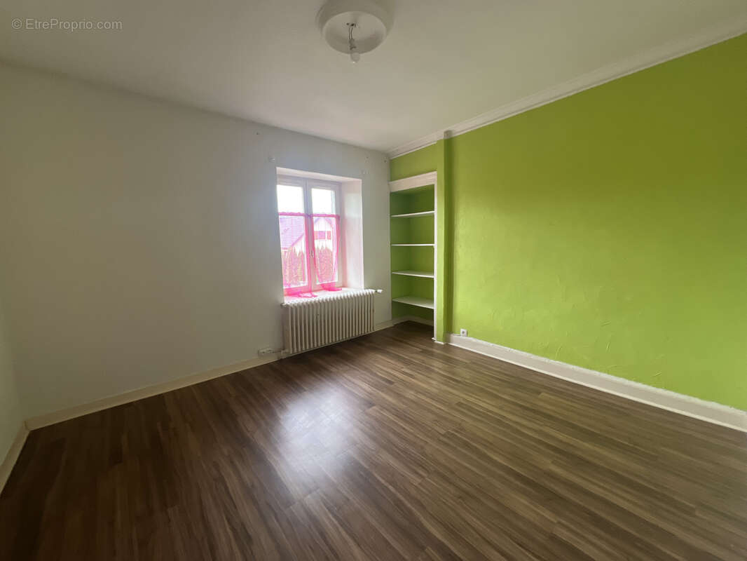 Appartement à RADDON-ET-CHAPENDU