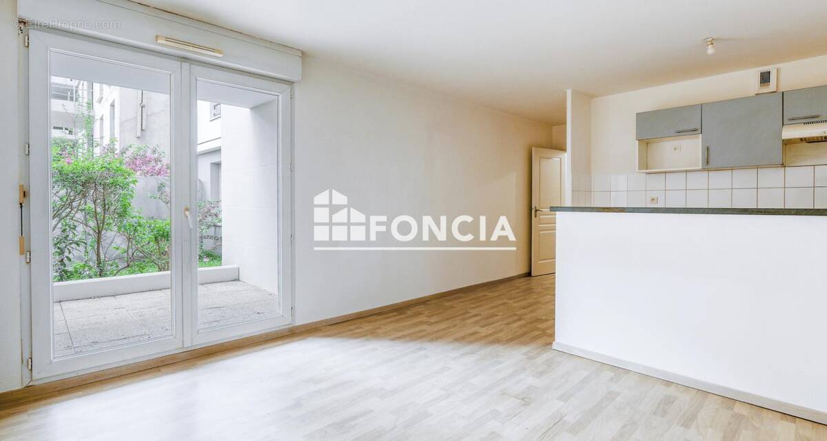 Appartement à AVRILLE