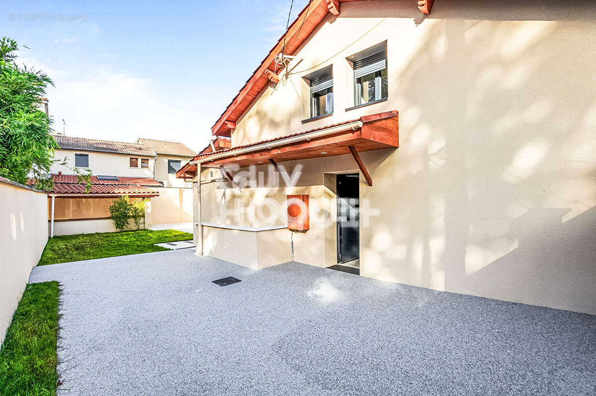 Maison à VILLEURBANNE