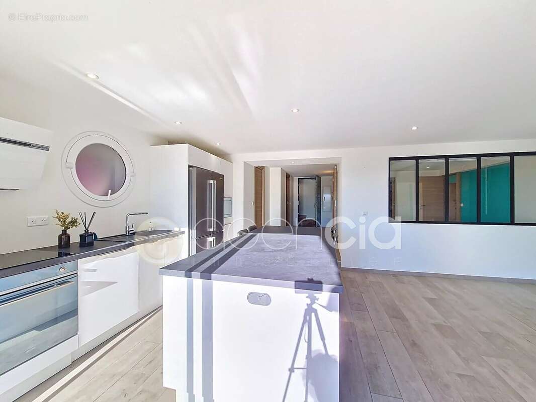 Appartement à SPERACEDES