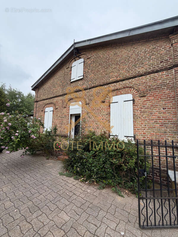 Maison à AUBY