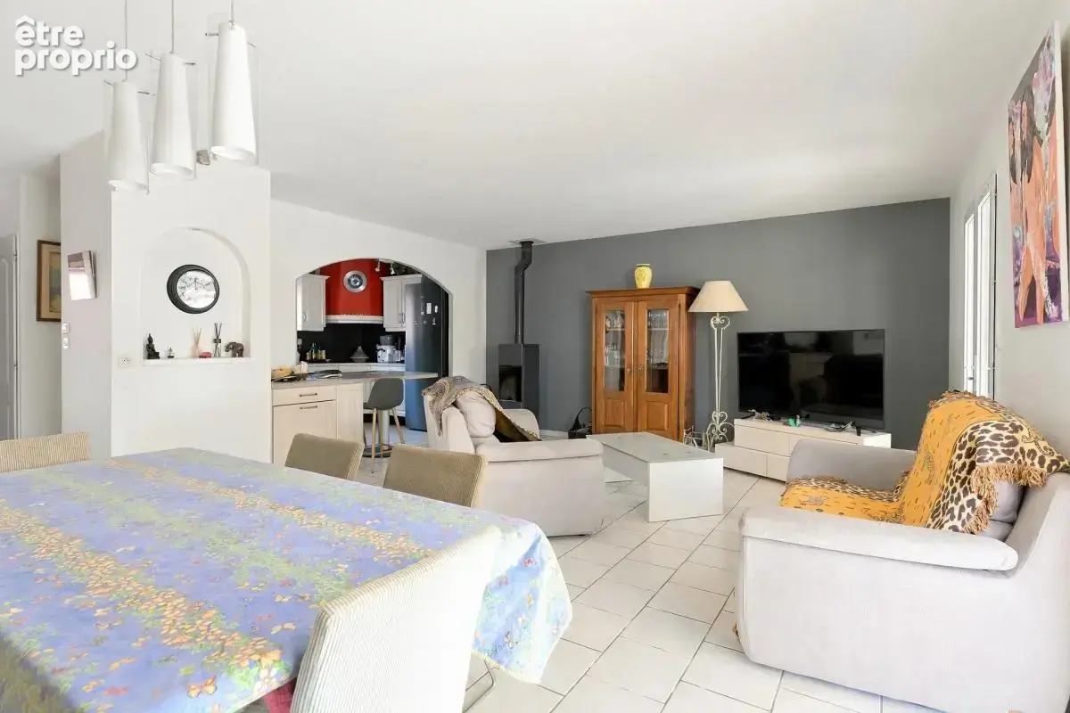 Maison de 5 pièces de 110 m² à Sanary-sur-Mer - photo 6