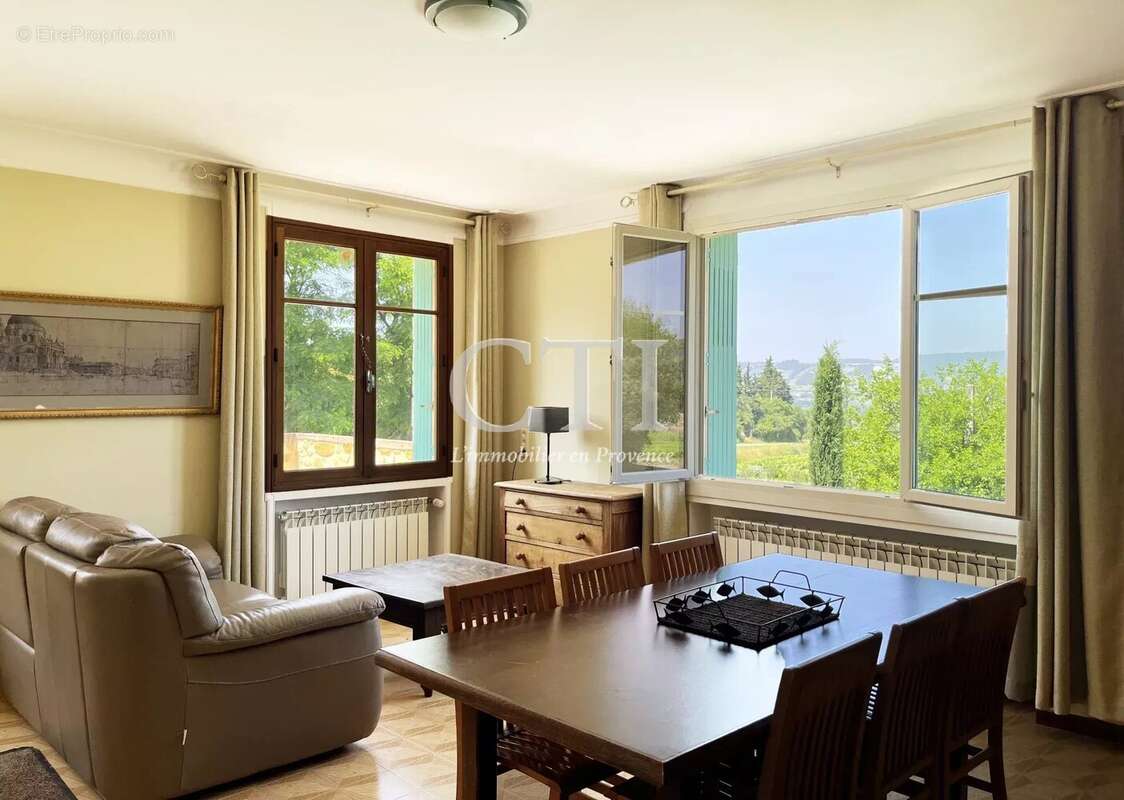 Maison à VAISON-LA-ROMAINE