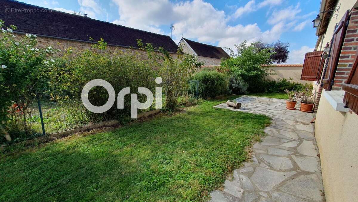 Maison à SAINT-HILAIRE-LES-ANDRESIS