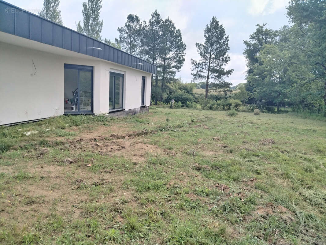 Maison à MONTPON-MENESTEROL