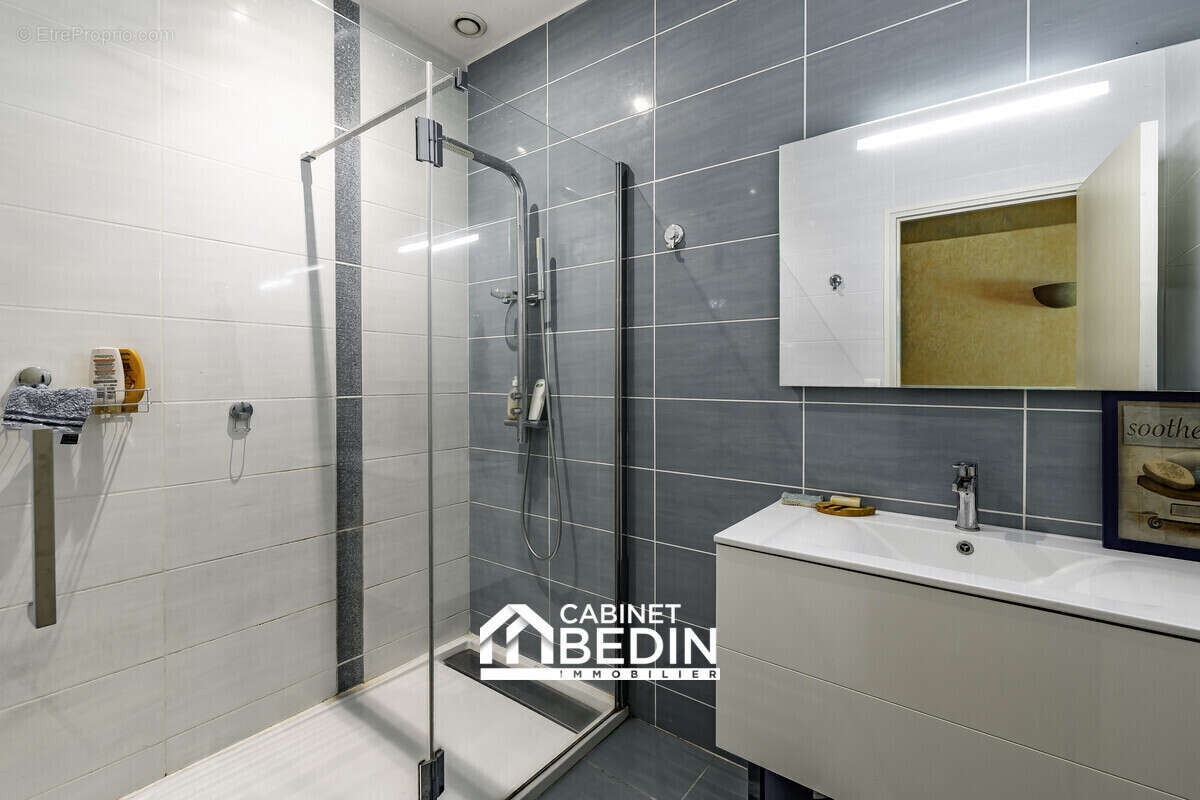 Maison 217 m² à Pugnac  - photo 6