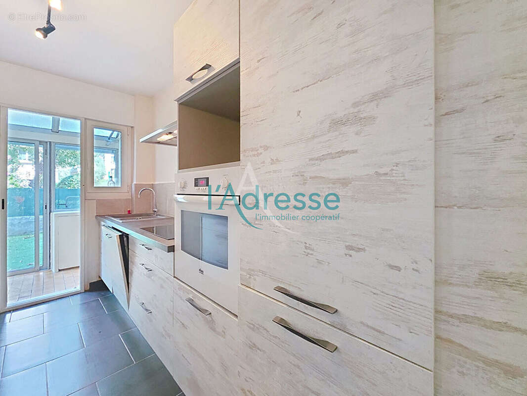 RARE ! Bel appartement 2 pièces en REZ DE JARDIN avec un parking ! - photo 4