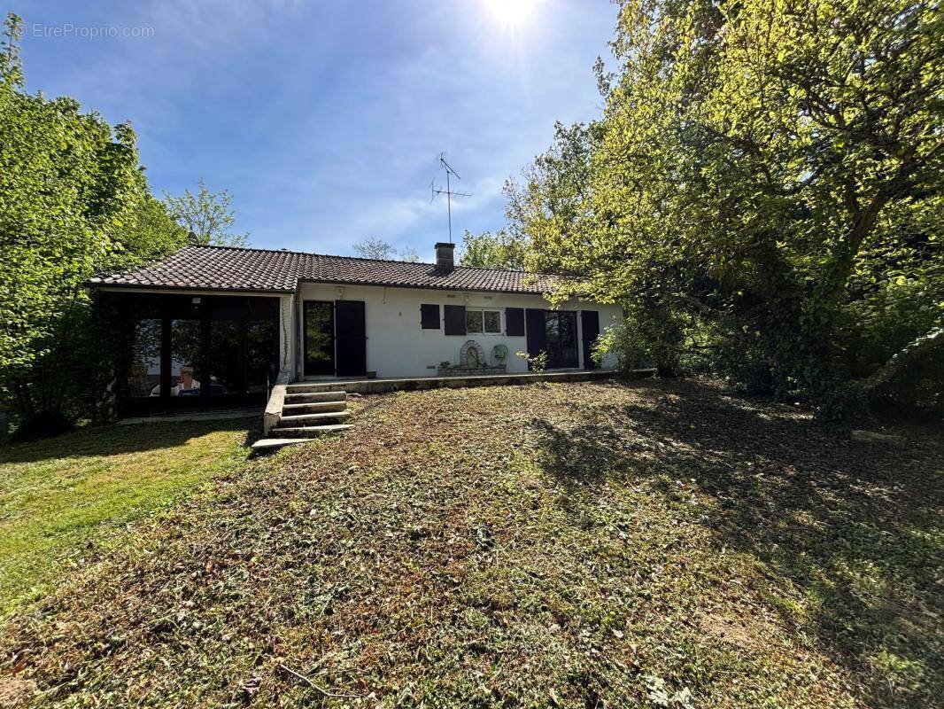 Maison à SAVIGNY-SUR-CLAIRIS