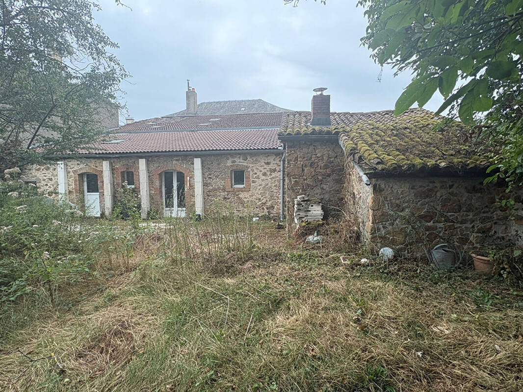 Maison à BUSSIERE-GALANT