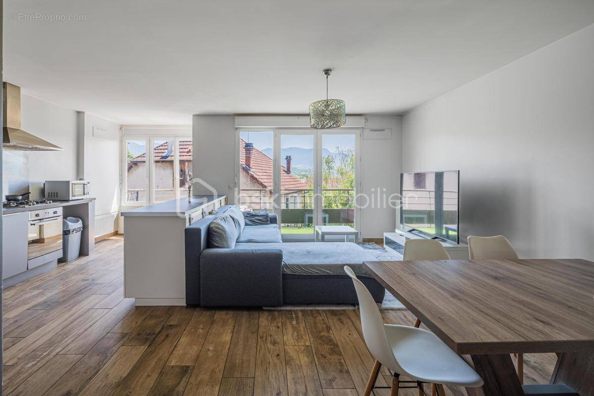T3 de 71 m² avec terrasse plein sud, balcon et garage – Albens - photo 1