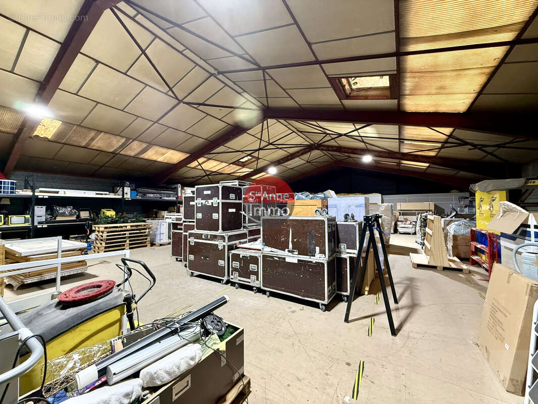 Cambronne-lès-ribecourt - 1 131m2 - entrepot - local professionnel - bureaux - photo 13