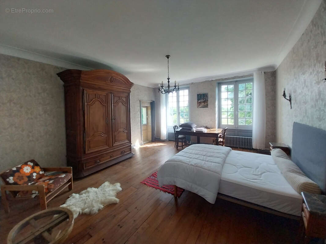 Maison à SAINTE-CROIX-DU-MONT