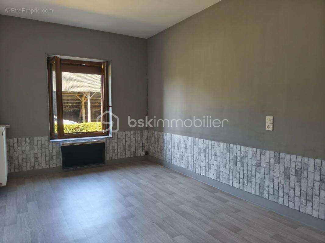 Maison en pierre de plain-pied avec dépendances - photo 7