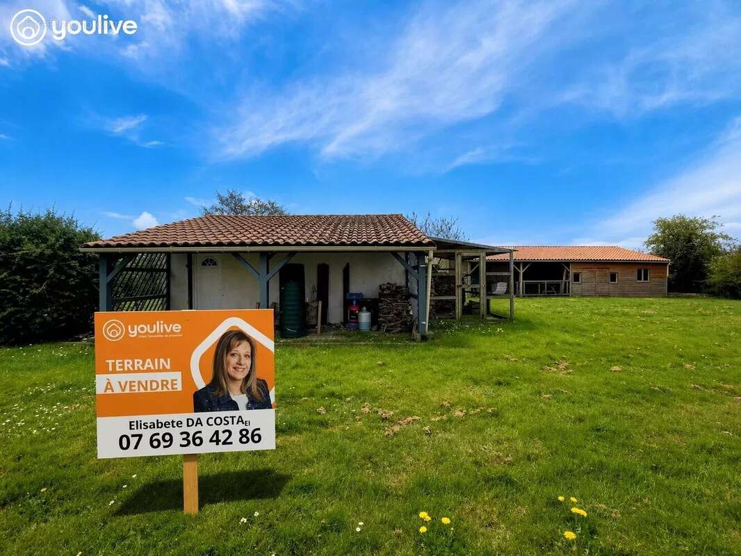 Terrain à LA ROCHE-SUR-YON