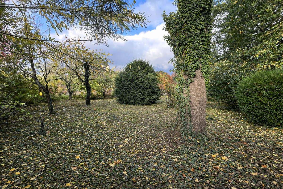 Terrain à MONTIGNY-SUR-LOING