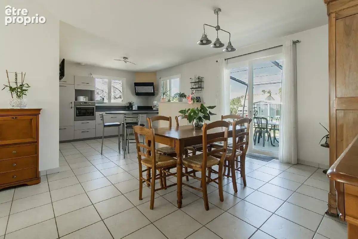Posez vos valises, Maison impeccable de plain-pied de 85 m², 3 chambres sur parcelle boisée de 667 m² - photo 5