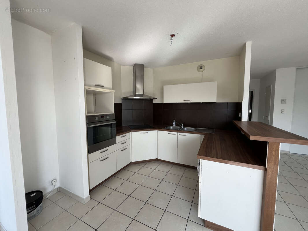 Appartement à ONET-LE-CHATEAU