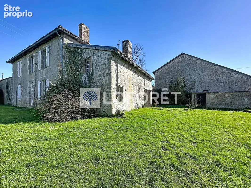 Maison de caractère avec dépendances - photo 3