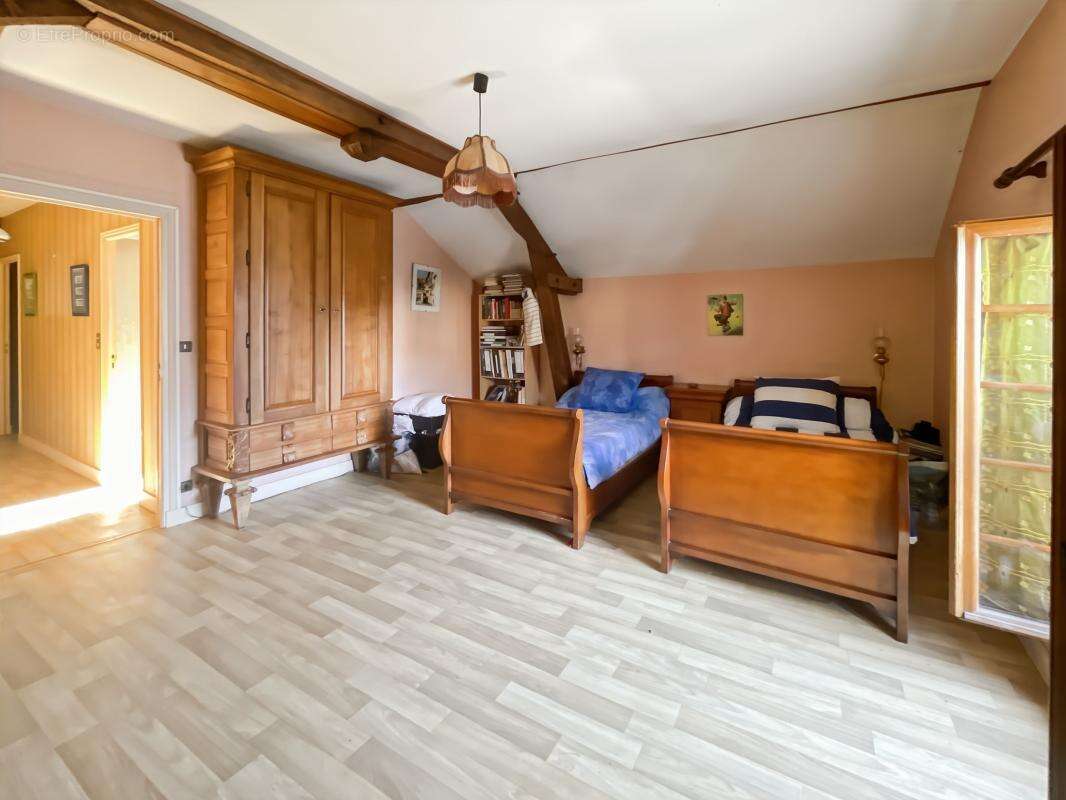 Maison à MANZAC-SUR-VERN