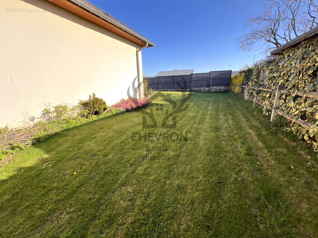 Maison à PRIX-LES-MEZIERES