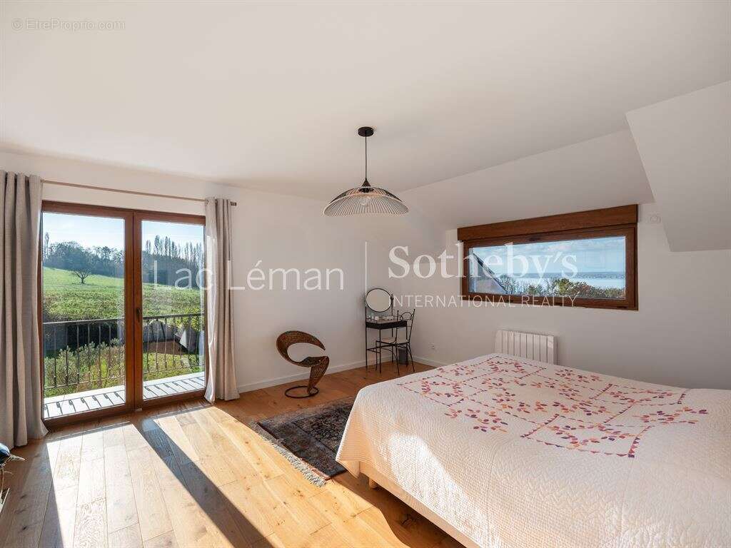 Maison à CHENS-SUR-LEMAN