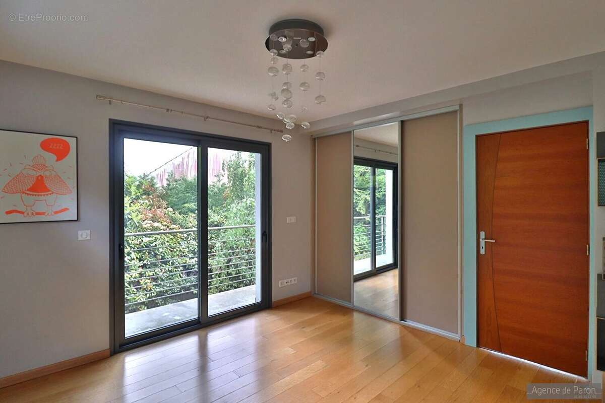 Maison à VERRIERES-LE-BUISSON