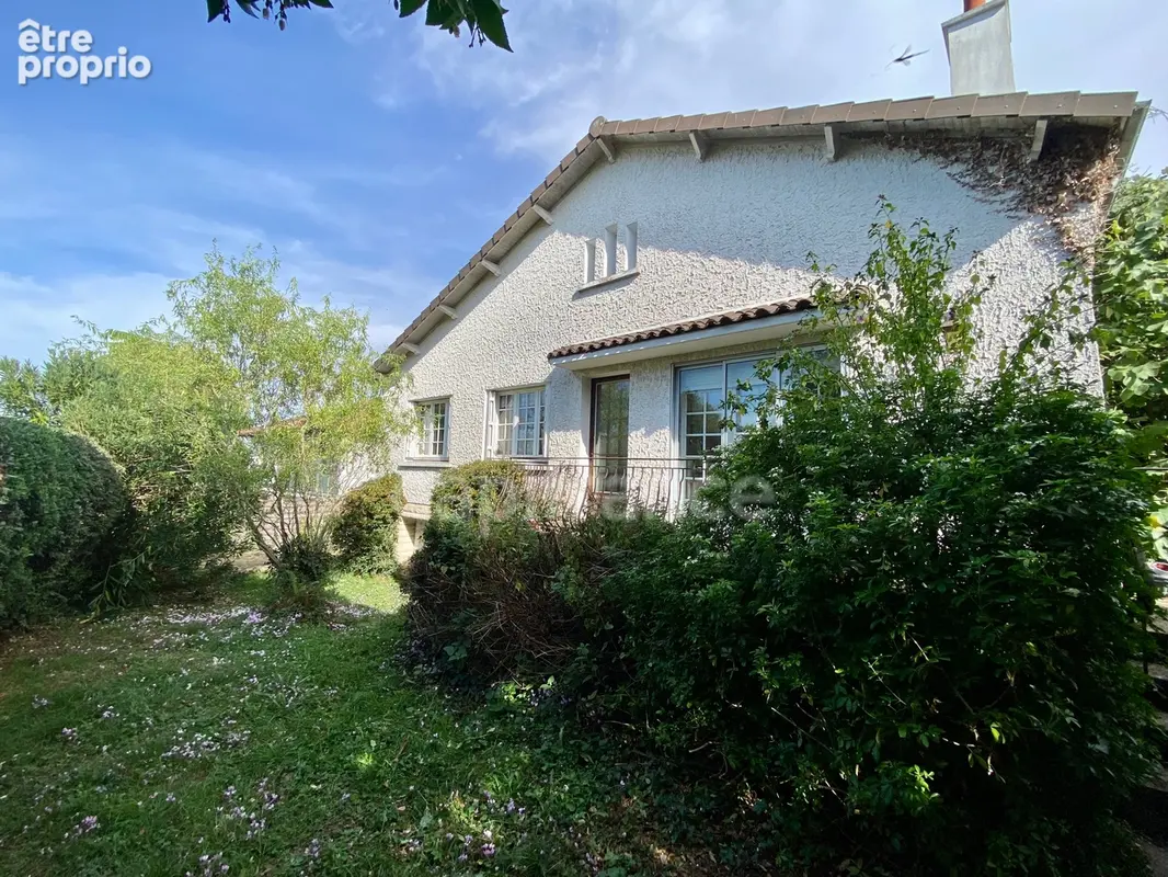 Maison à vendre 7 pièces LIGUGE (86) - photo 2