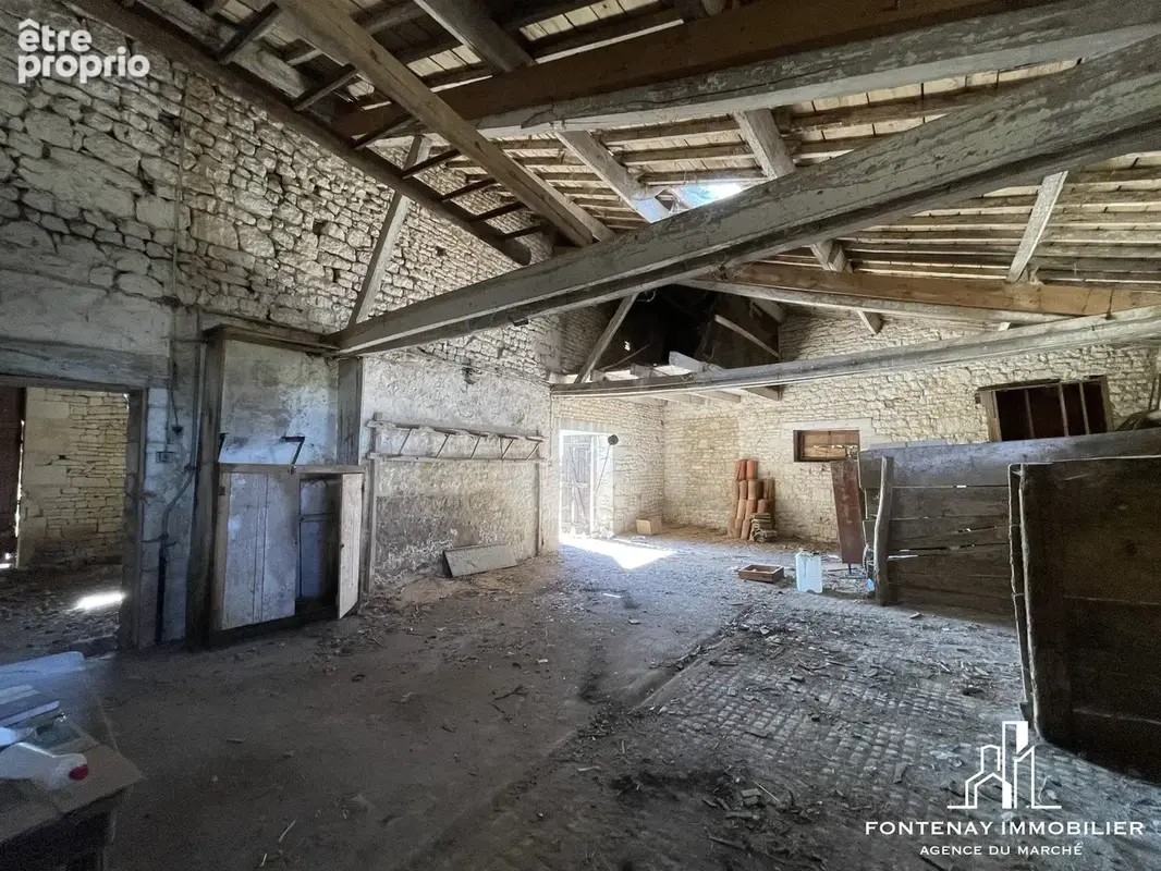 Maison 244 m² à Saint-Martin-De-Fraigneau  - photo 3