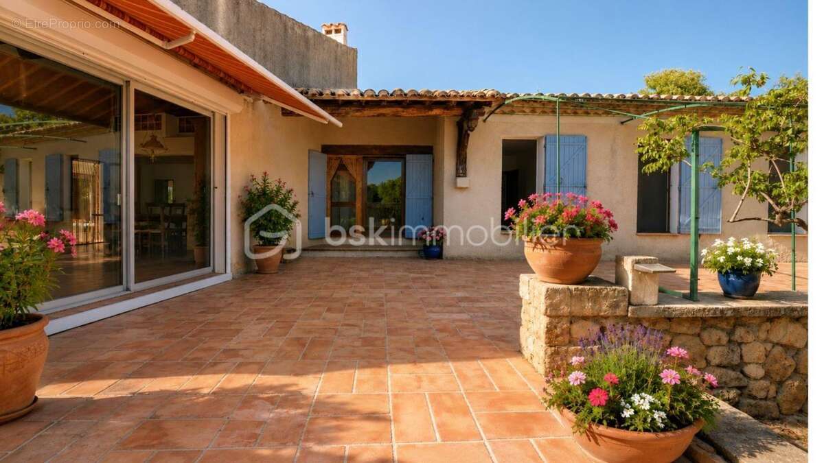 Un havre de paix au cœur des Alpilles Et si votre prochaine maison était celle où chaque journée ressemble à des vacances ? - photo 9