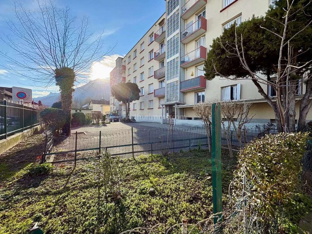 Appartement à FONTAINE
