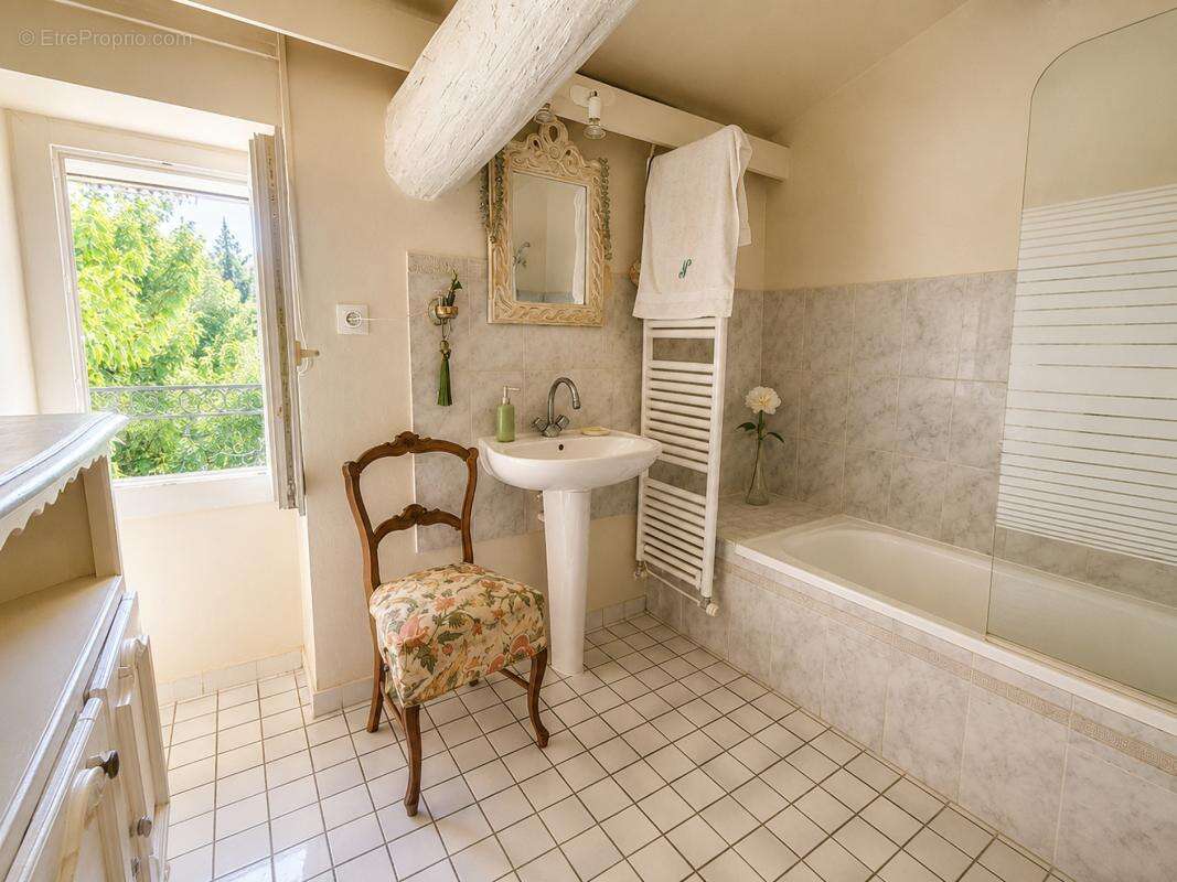 Maison 160 m² à Saint-Martin-De-La-Brasque  - photo 15