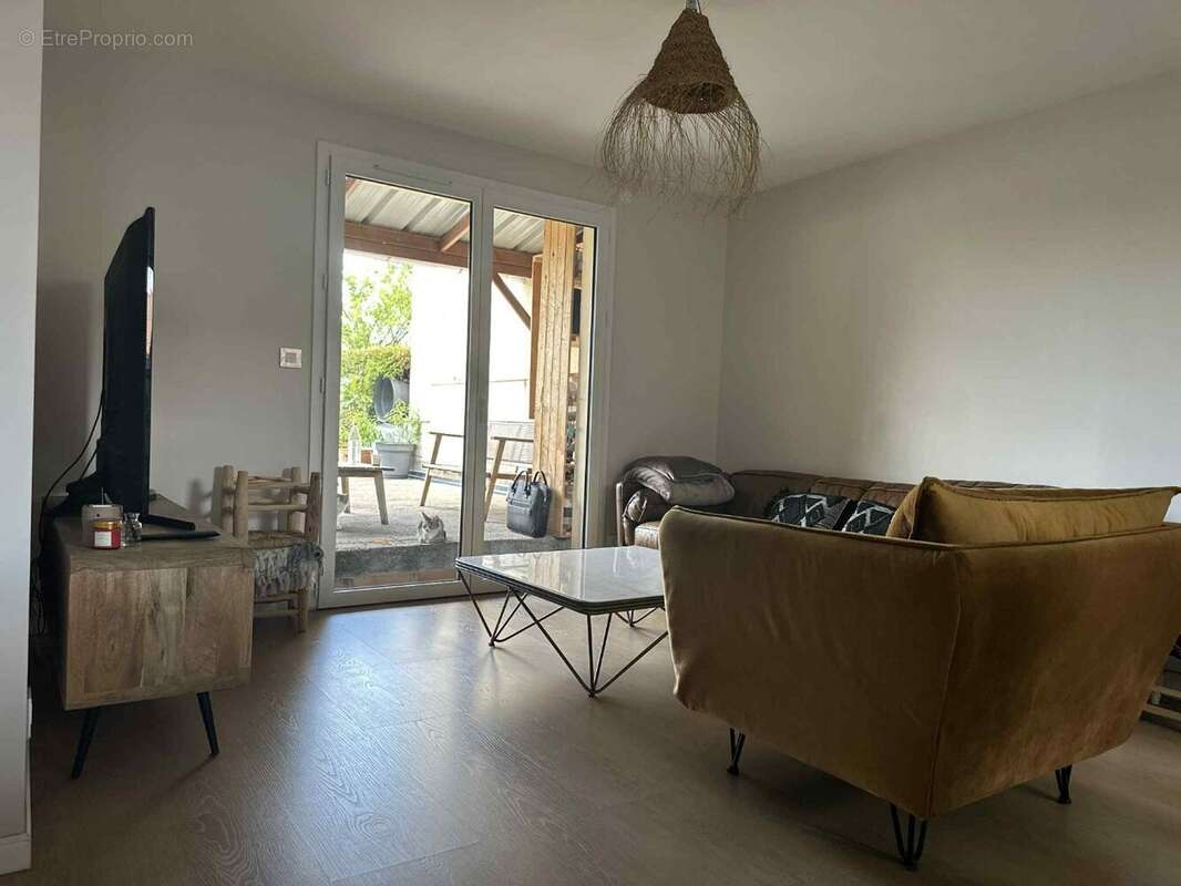 Maison de ville rénovée avec 3 chambres - photo 3