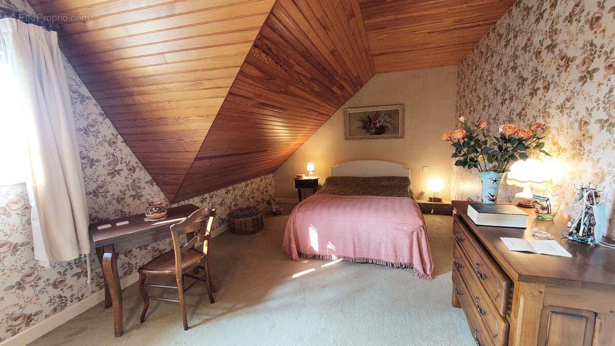 Maison à PONT-SUR-YONNE