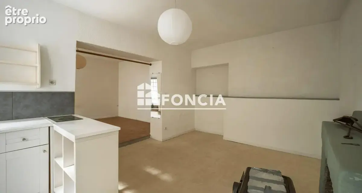 EXCLUSIVITE FONCIA quartier TALENSAC :  T2 de 34.45 m2 avec terrasse sur cour intérieure au cœur d'un immeuble ancien, à proximi - photo 5