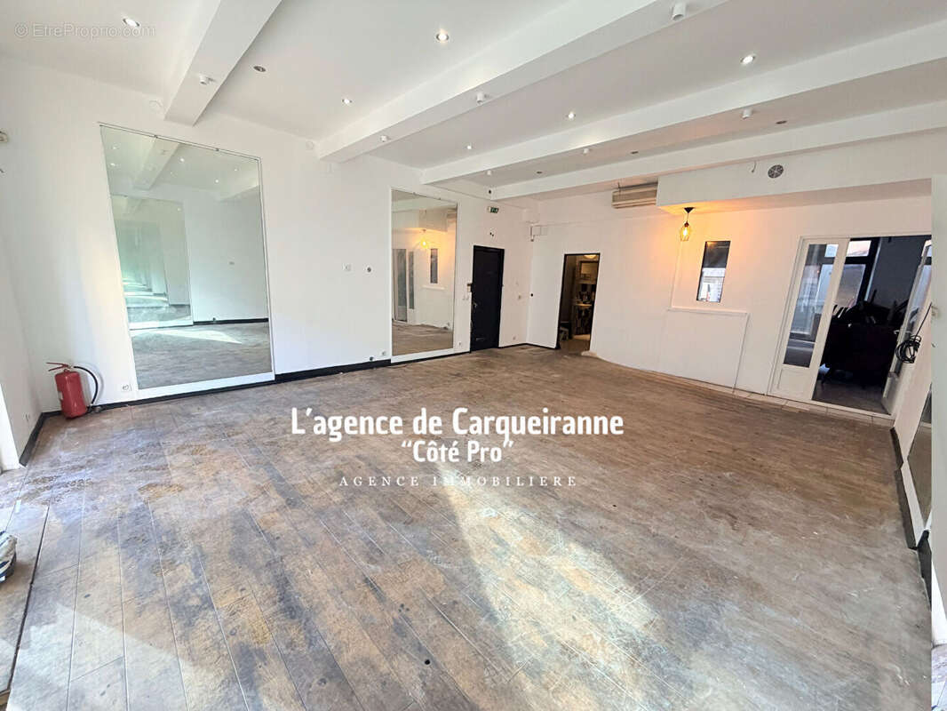 A vendre murs commerciaux  libre 101 m2 entierement renove avec cour privative de 30 m2 idealement situe a la seyne sur mer - photo 5