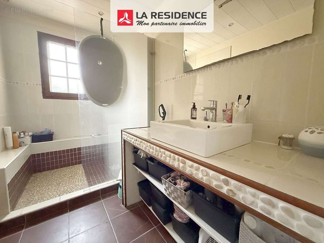 Maison à BONNIERES-SUR-SEINE