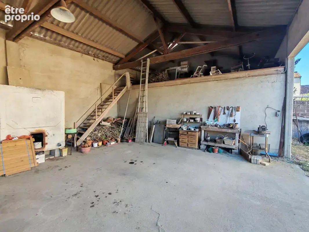 Maison de 185 m2  à Bignoux , 5 chambres , jardin, cour, grange - photo 10