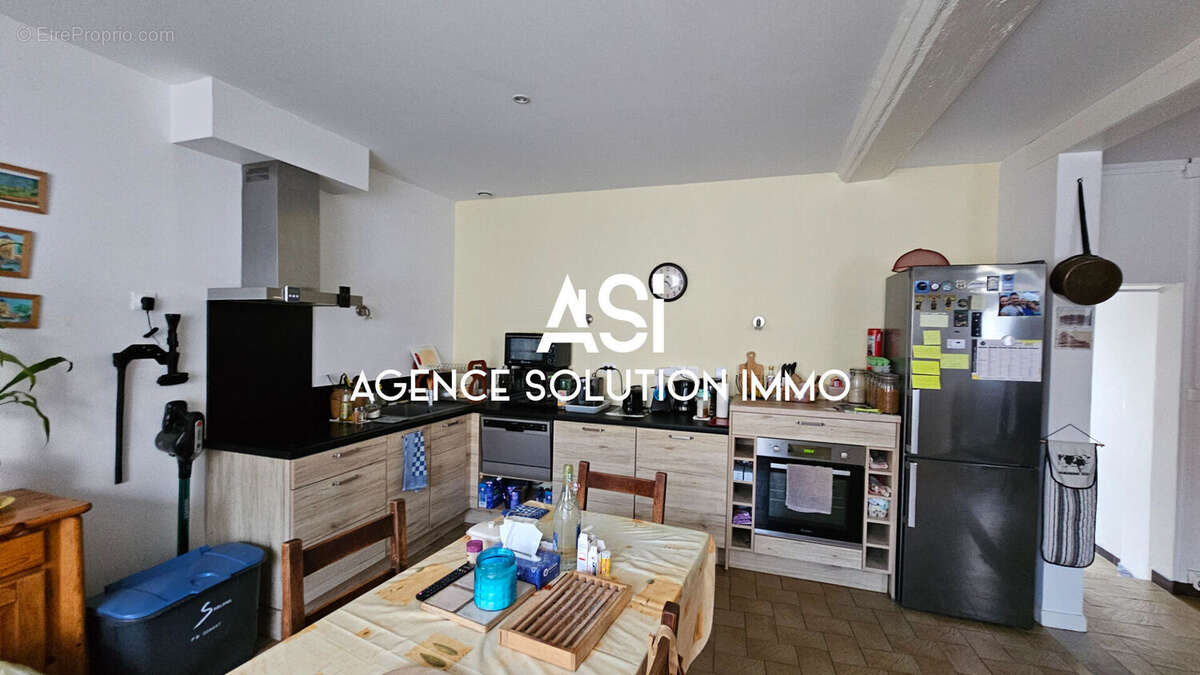 Maison à NEUVILLETTE-EN-CHARNIE