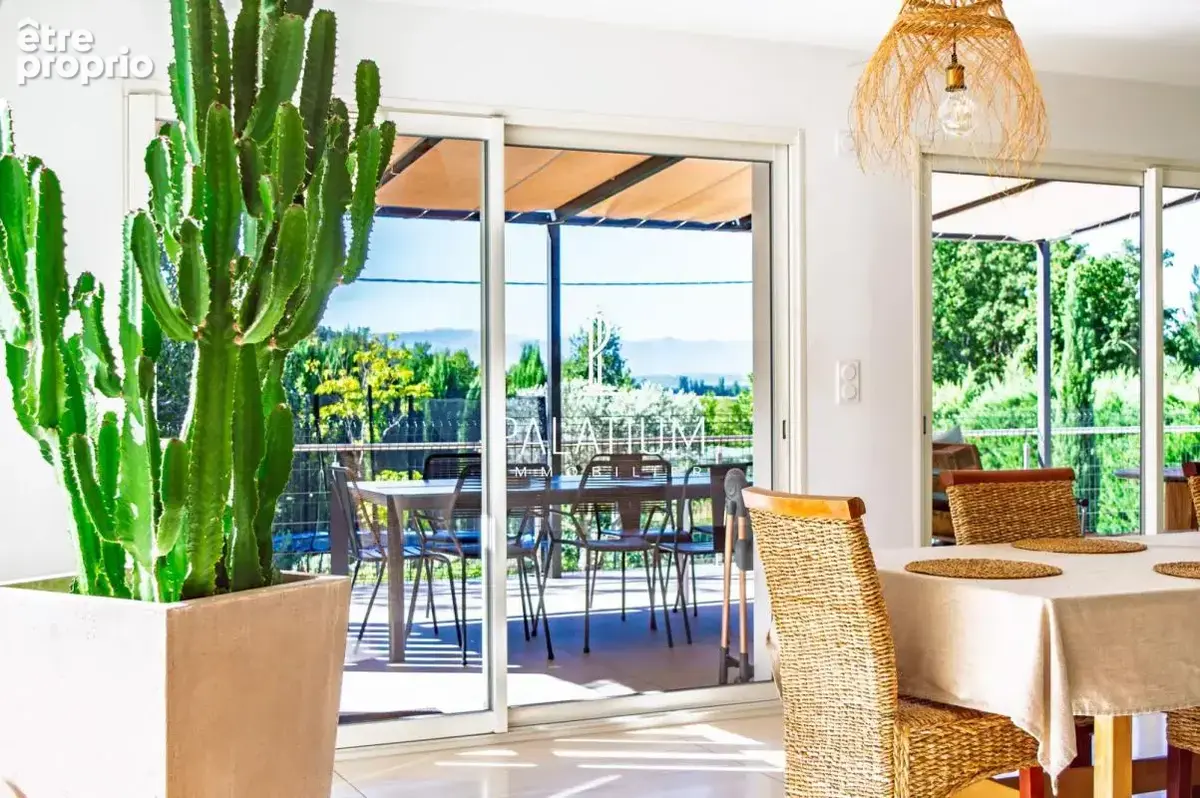 Superbe villa contemporaine dans le village de Claret - photo 12