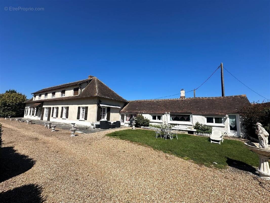 Maison à CRUCEY-VILLAGES