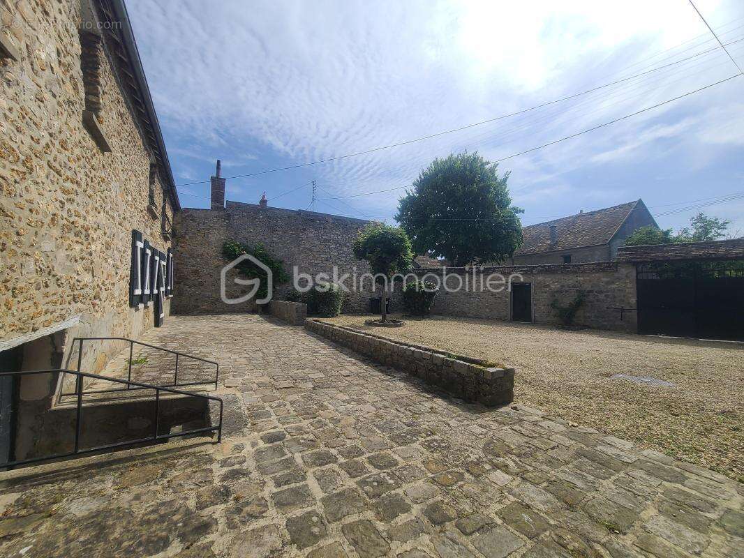 Maison à BOISSY-SOUS-SAINT-YON