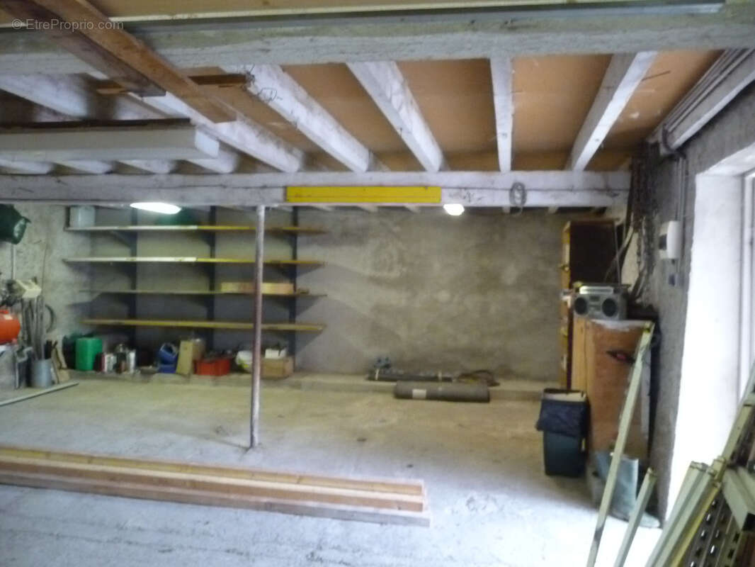 Maison à SAINT-ROMAIN-LE-PUY