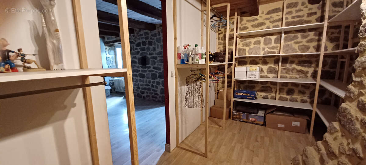 Maison à ENTRAYGUES-SUR-TRUYERE