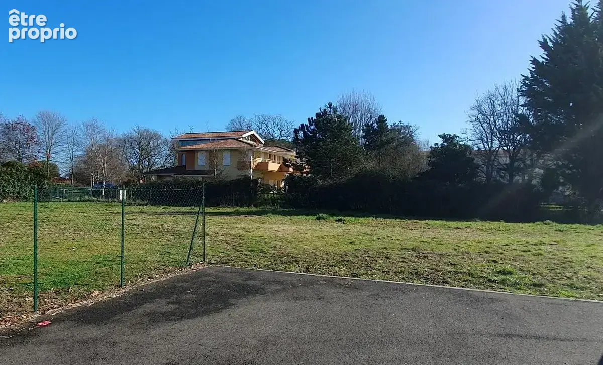 Terrain à DAX