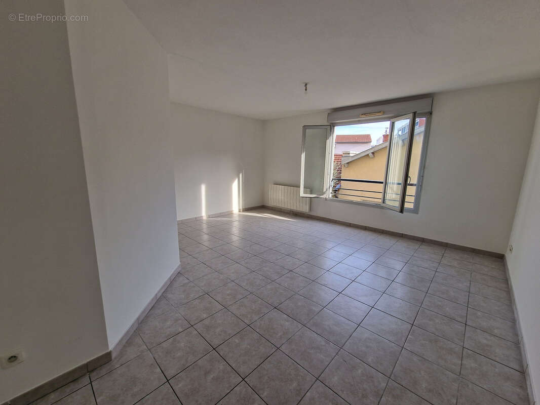 Appartement à LYON-8E